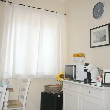 Life Bed & Breakfast 4*